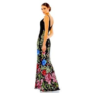 NWT - MAC DUGGAL FLORAL EMBELLISHED SPAGHETTI STRAP GOWN - SIZE 12